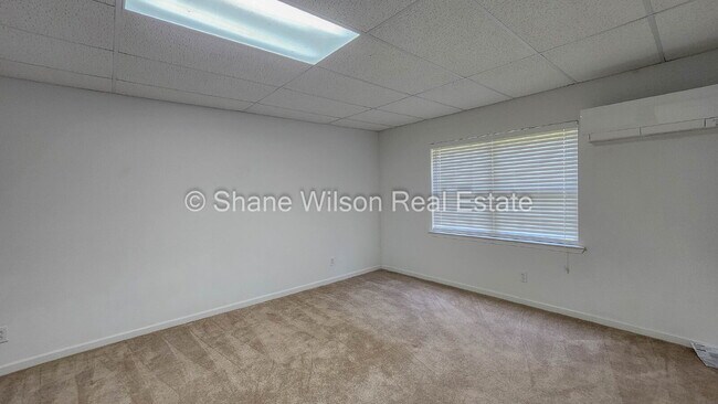 Building Photo - Spacious 3-Bed, 3-Bath Townhouse in Dalton