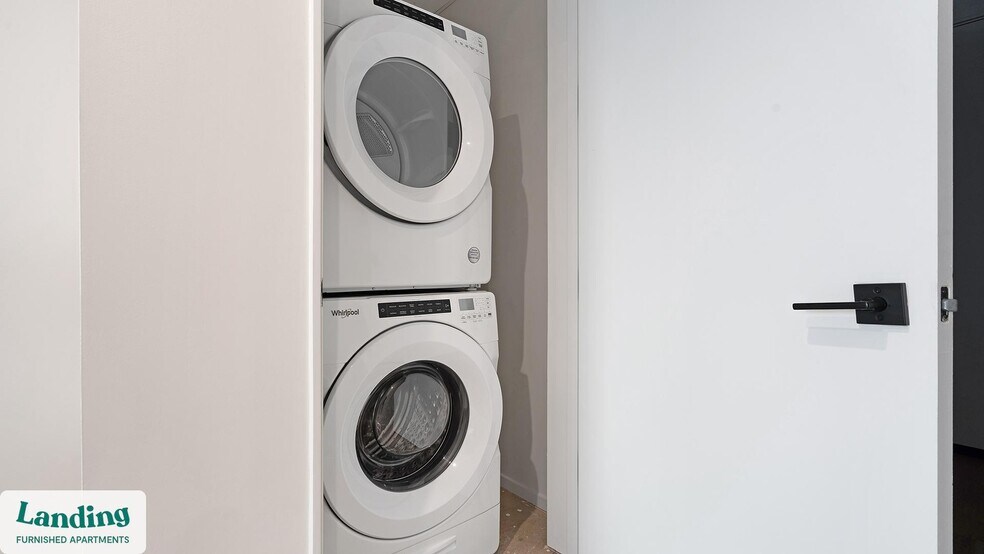 Building Photo - 143 E Commerce St