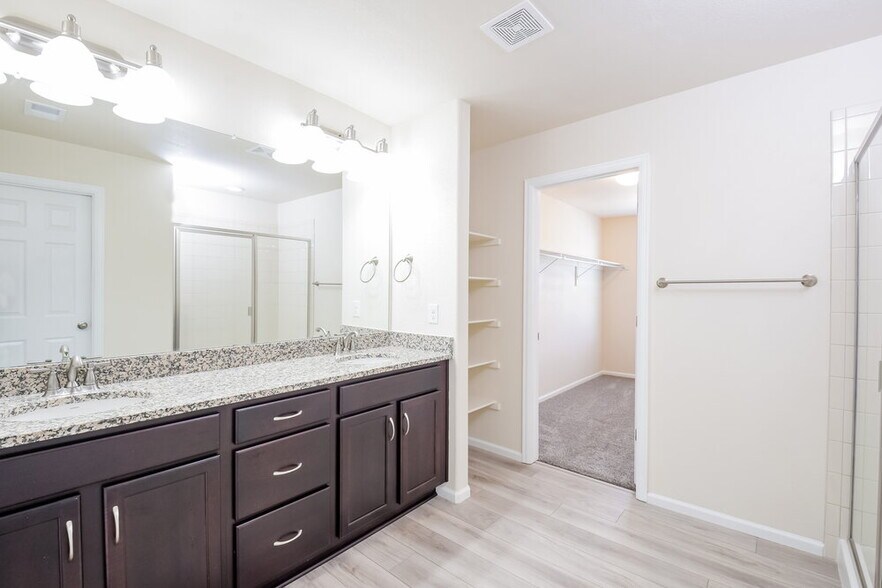 Building Photo - 1918 Cade Ave