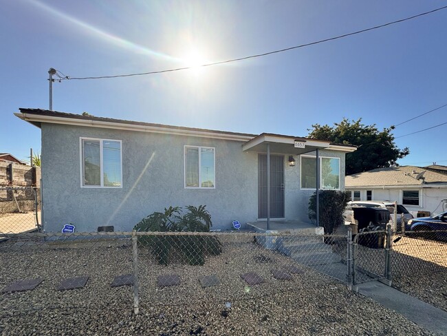 Building Photo - Updated 3 Bedroom, 2 Bath Home with Modern...