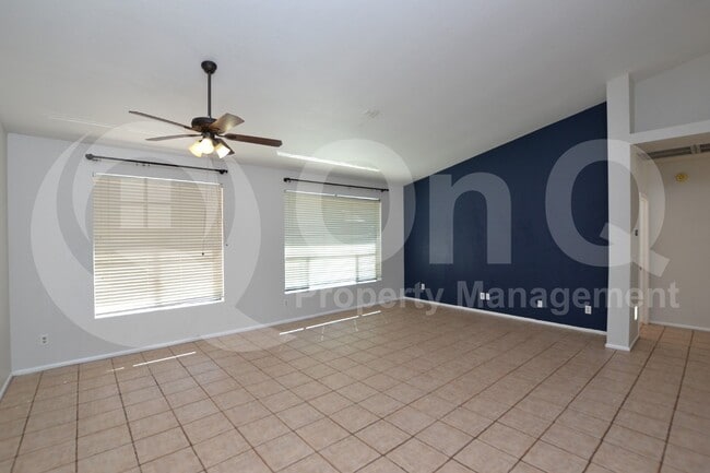 Building Photo - 2409 W Marlboro Dr
