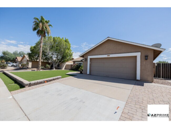 Primary Photo - Fully-Furnished 3/2 Chandler Retreat - Poo...
