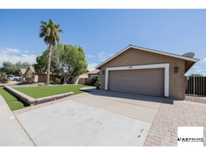 Building Photo - Fully-Furnished 3/2 Chandler Retreat - Poo...
