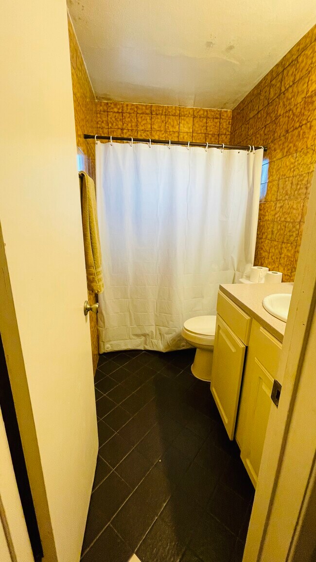 Bathroom - 27295 Vista Ave