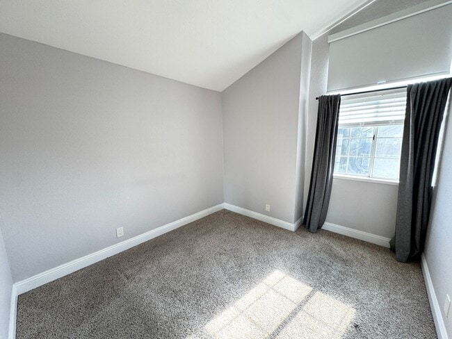 Building Photo - Great Shape Single Family Home in Livermore