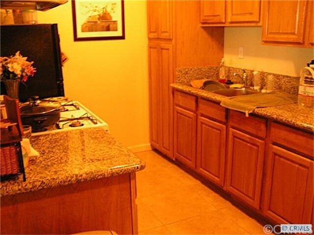 Building Photo - 17442 Queens Ln