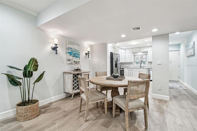 Building Photo - 8 Glencoe Pl