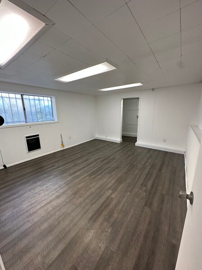 Building Photo - 1609 Marin St