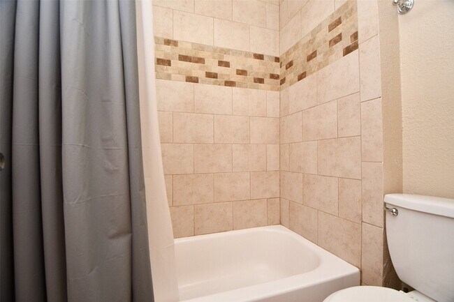 Building Photo - 3410 Plum Brook Ln
