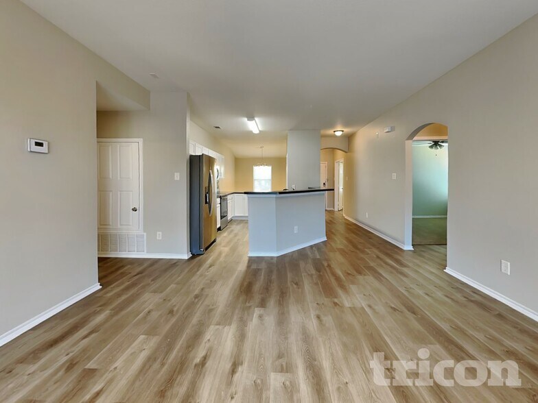 Building Photo - 116 Independence Tr