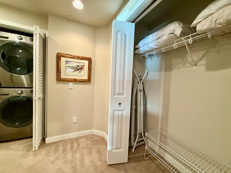 Building Photo - 6008 St Moritz Dr