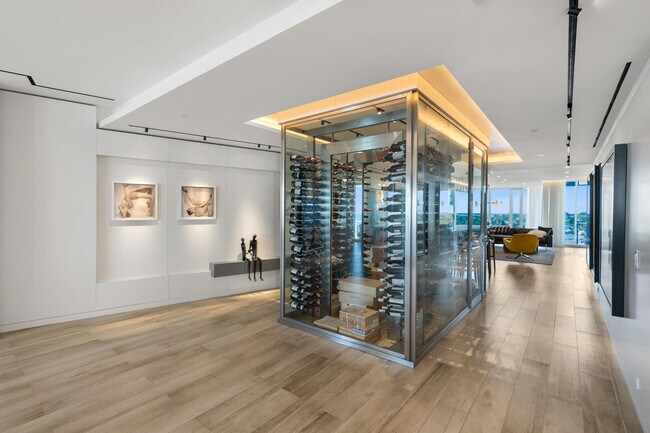 Building Photo - 9001 Collins Ave