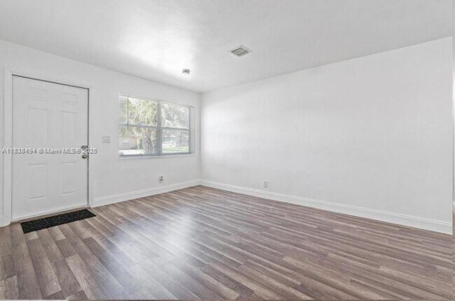Building Photo - 1040 NW 23rd Terrace