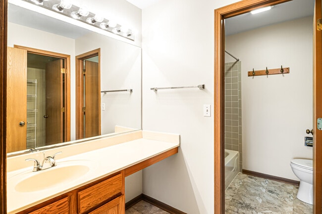 Building Photo - 22315 W Niagara Ct