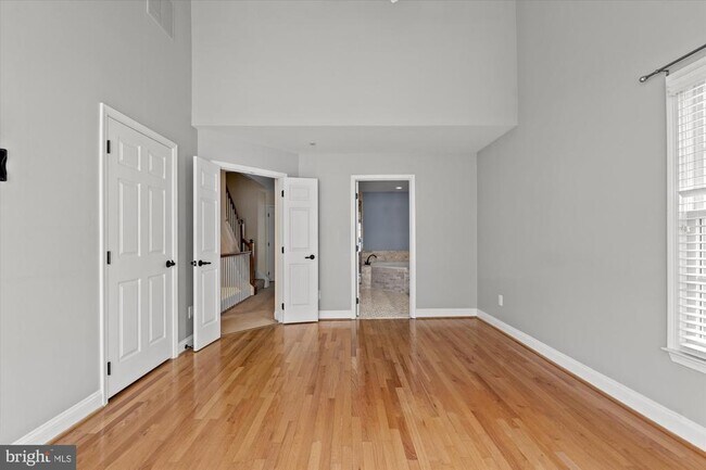 Building Photo - 306 S Fayette St
