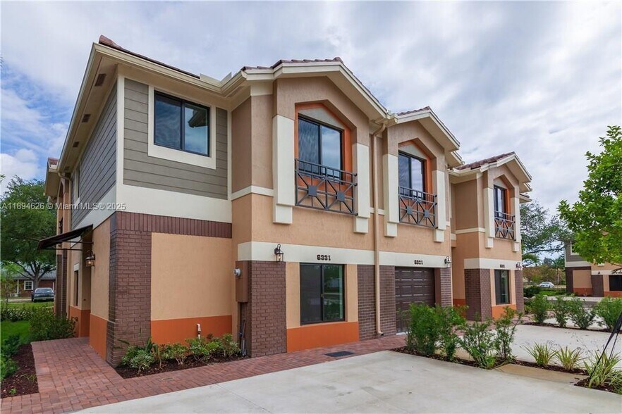 Building Photo - 6301 S Station Sq