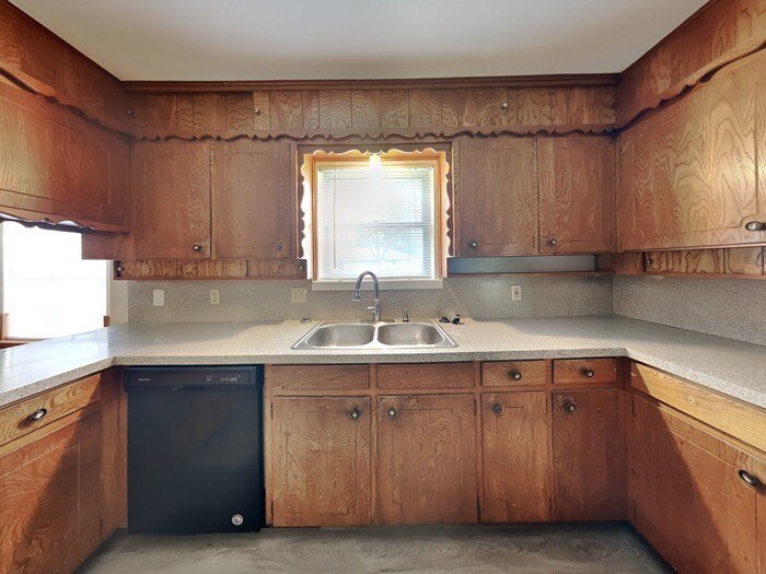 Building Photo - 7108 Ellis Rd