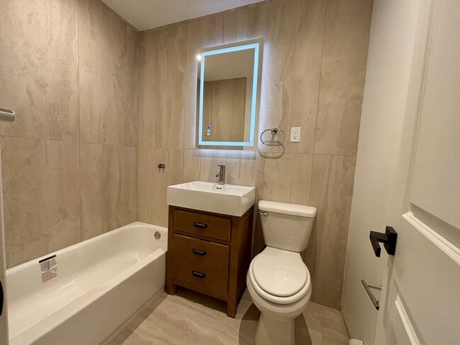 Building Photo - 2182 Davidson Ave