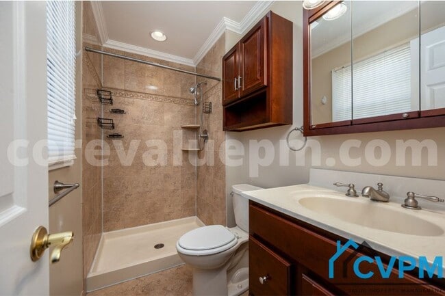 Building Photo - 7884 Huguenot Ct