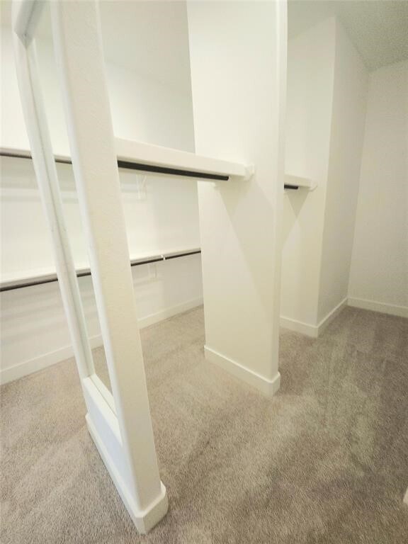 Building Photo - 15822 Pilot Knob Dr