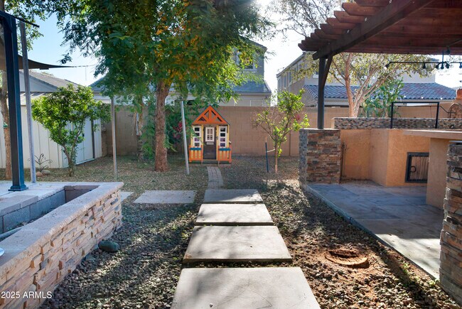 Building Photo - 42275 W Calle St