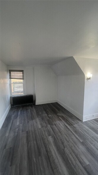 Building Photo - 119 Margaret St