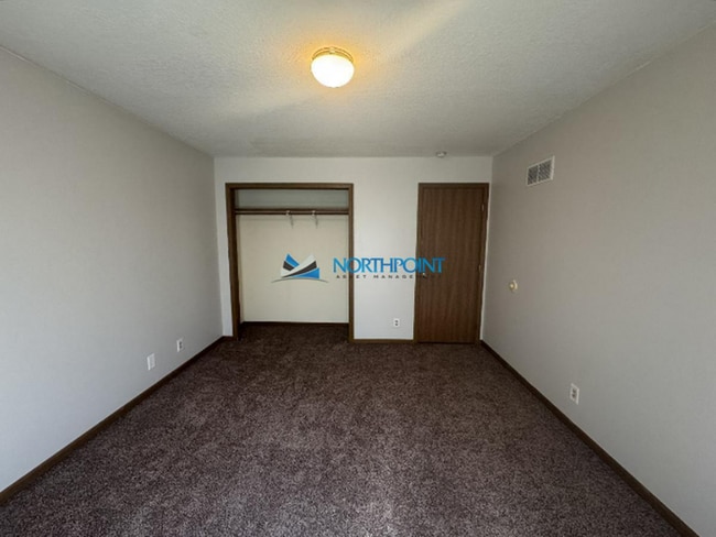 Building Photo - Spacious 3BR 2BA w/ Garage Parking • Large Backyard • Patio in Cameron