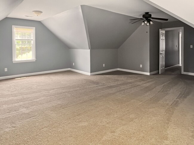 Building Photo - 3108 Summer Oaks Dr