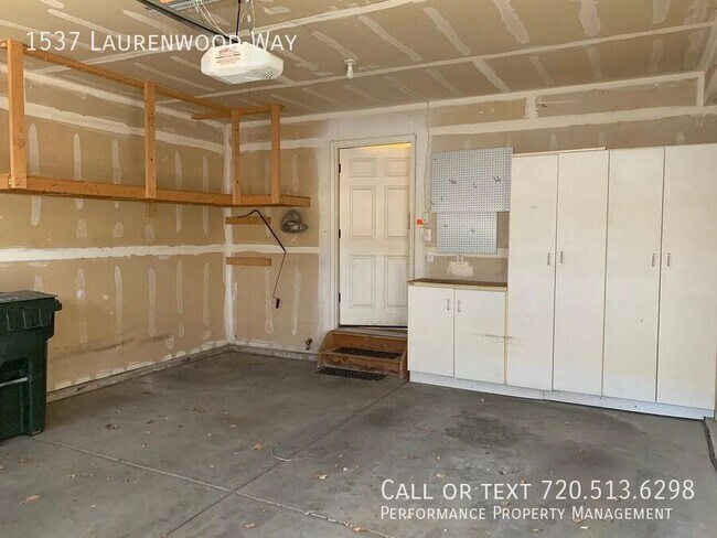 Building Photo - 1537 Laurenwood Way