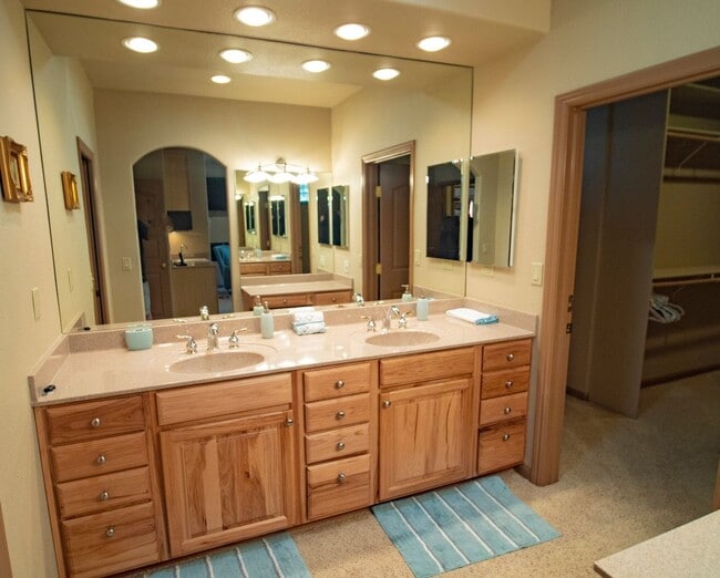 Building Photo - Beautiful home for rent in Galena Forest