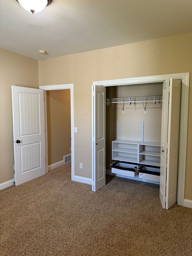 Building Photo - 3 Bedroom House in Copper Ridge Subdivison