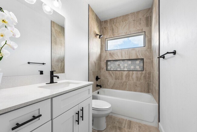 Building Photo - 3/2 Home in Grand Oaks