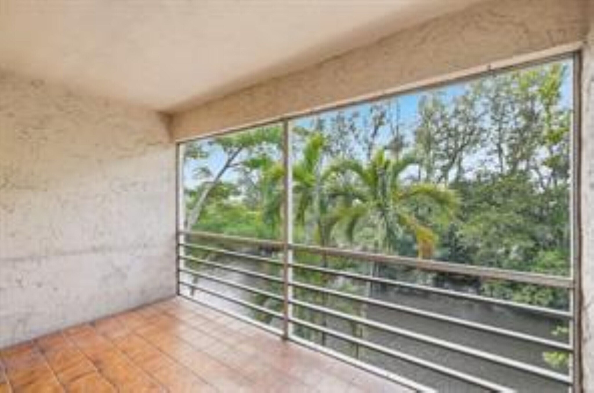 Building Photo - 1400 NE 57th St