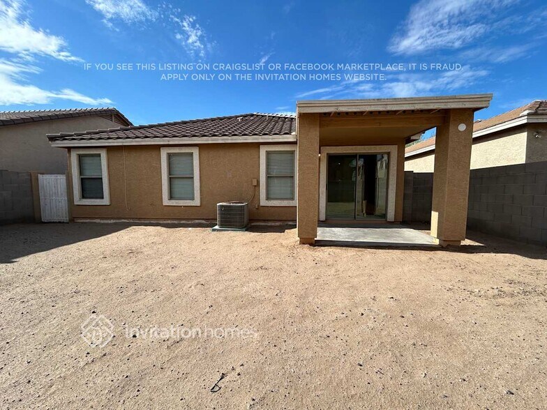 Building Photo - 916 E Corral St
