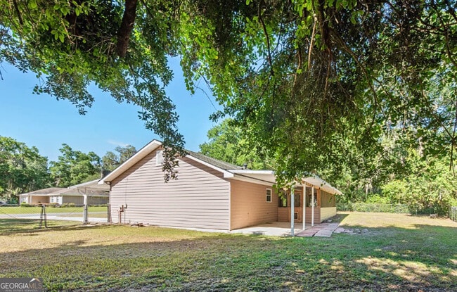 Building Photo - 117 Liberty Tree Rd