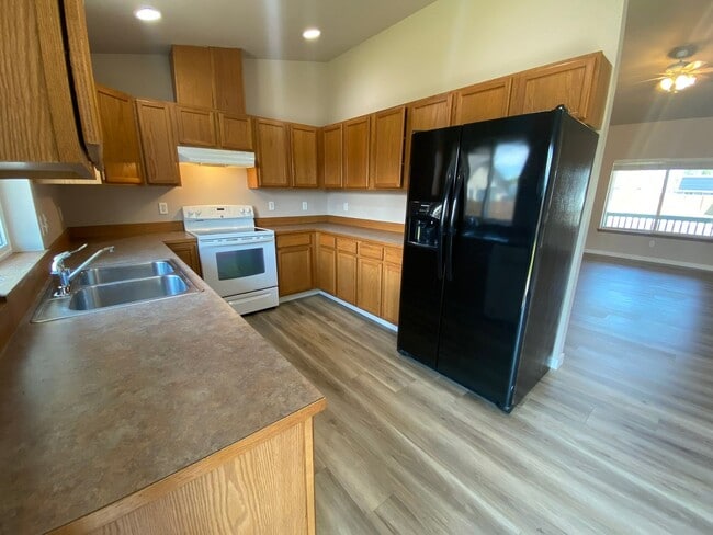 Building Photo - 3 Bed 2 Bath Home for Rent!