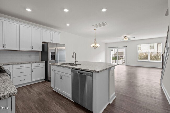Building Photo - 1033 Heartstone Wy