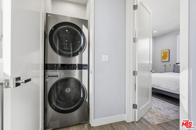 Building Photo - 5149 Fulton Ave