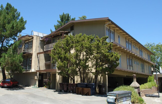 Building Photo - 909 East St