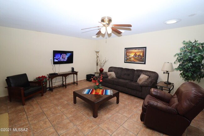Building Photo - 5602 N Camino Del Sol