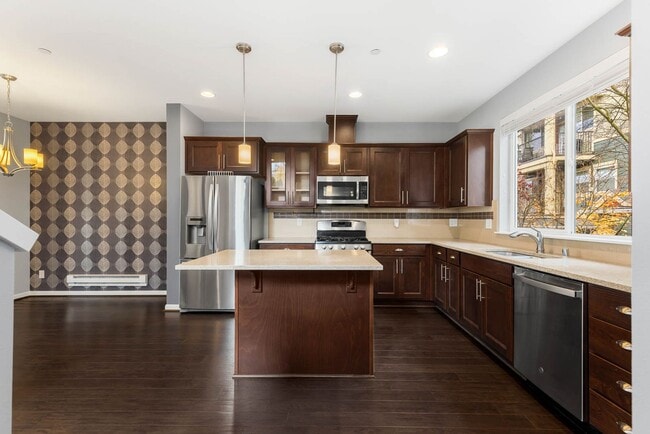 Building Photo - 2506 Mulberry Walk NE