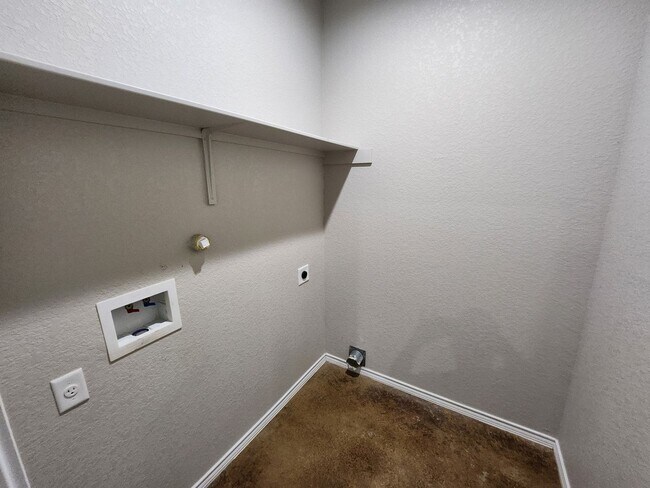 Building Photo - 620 Heathers Wy