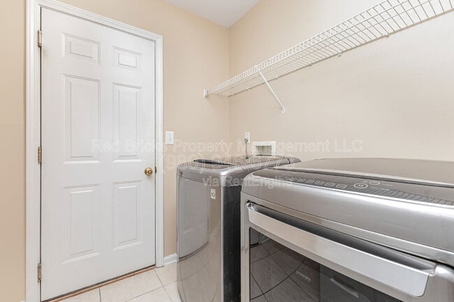 Building Photo - 9626 Kenneth Glenn Dr