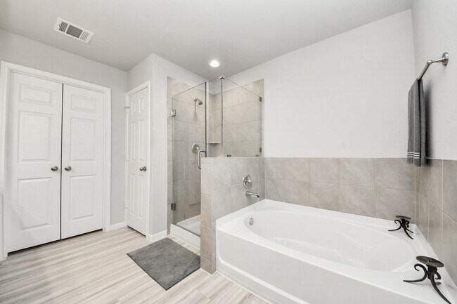 Building Photo - 13323 Colina Mdws Ln