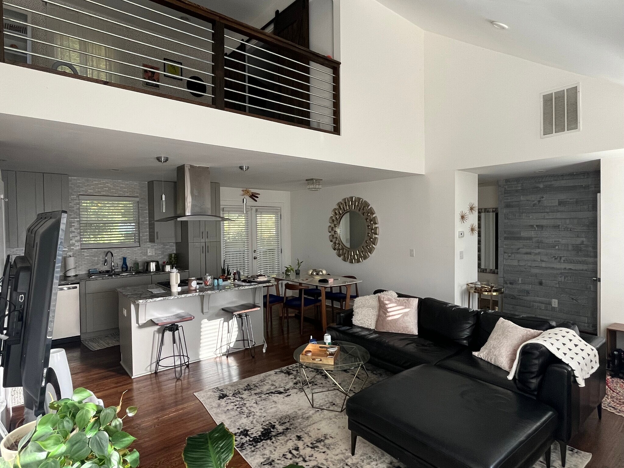 Building Photo - 1936 Don Juan Ln