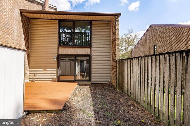 Building Photo - 5438 Ring Dove Ln