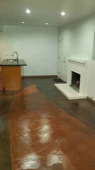 Building Photo - 1631 Van Horne Ln