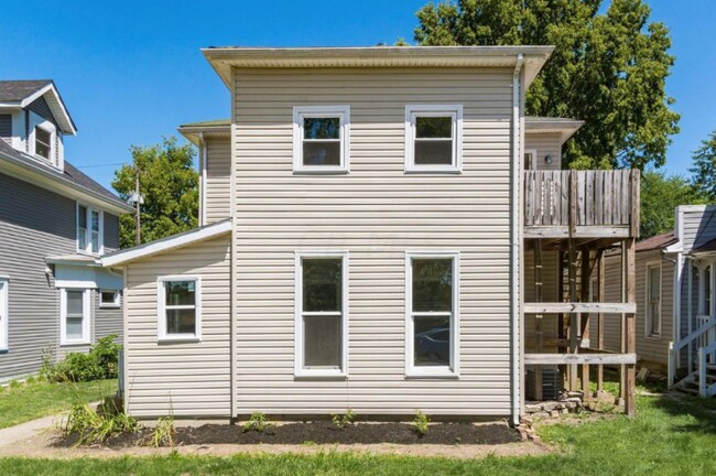 Building Photo - 118 S Walnut St