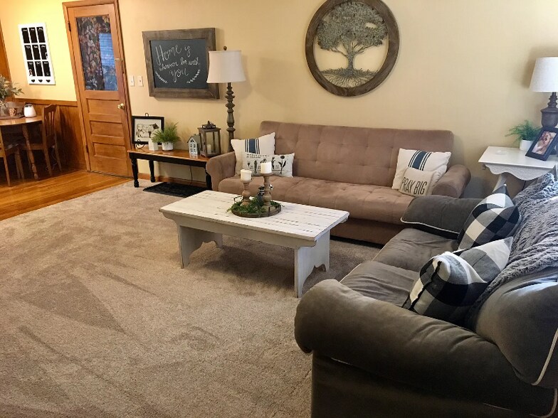 Building Photo - 1303 Mills Dr