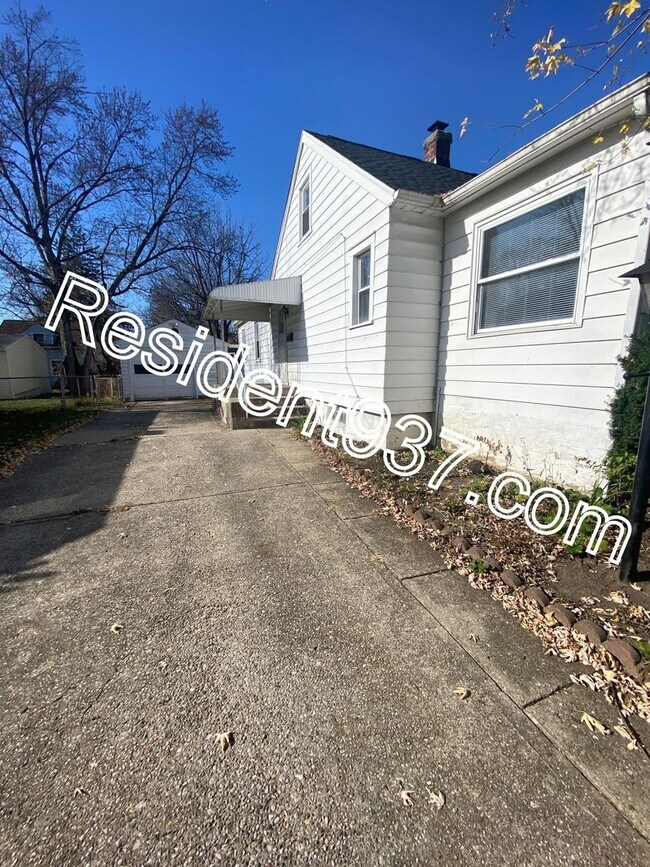 Building Photo - 3 Bed 1 bath